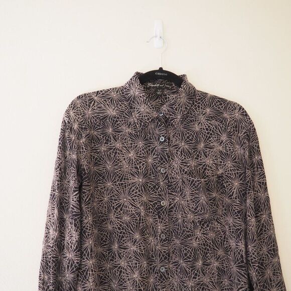 !! Elizabeth & James Black Patterned Long Sleeve Button Up Blouse sz xs - Picture 2 of 6